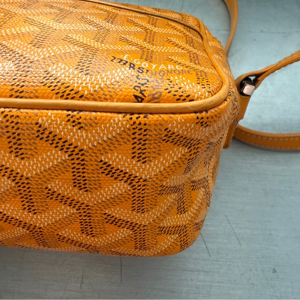AUTHENTIC GOYARD CAP VERT YELLOW CROSSBODY BAG - Picture 4 of 16